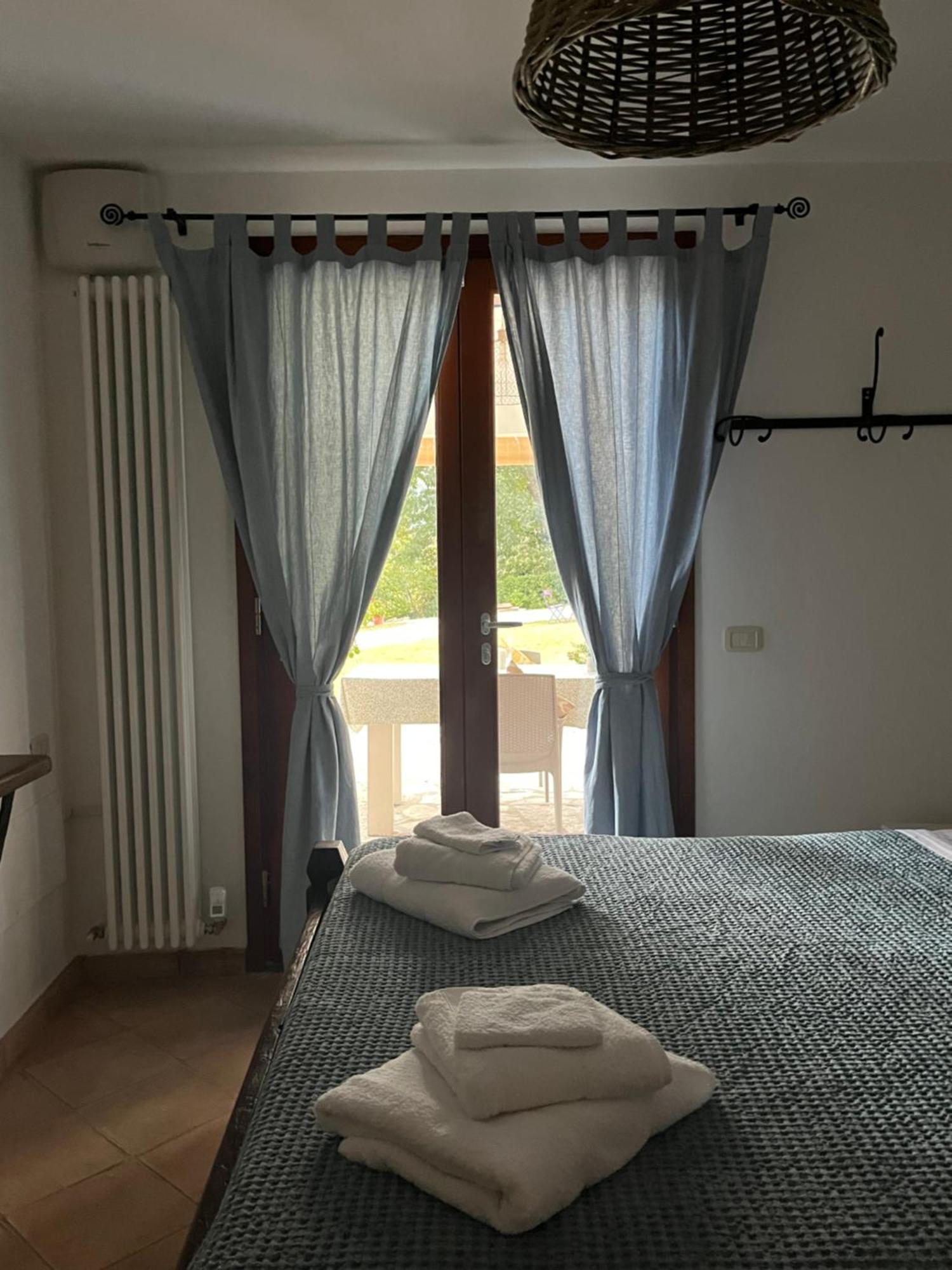 ペザロCasa Sant Angeloアパートメント エクステリア 写真